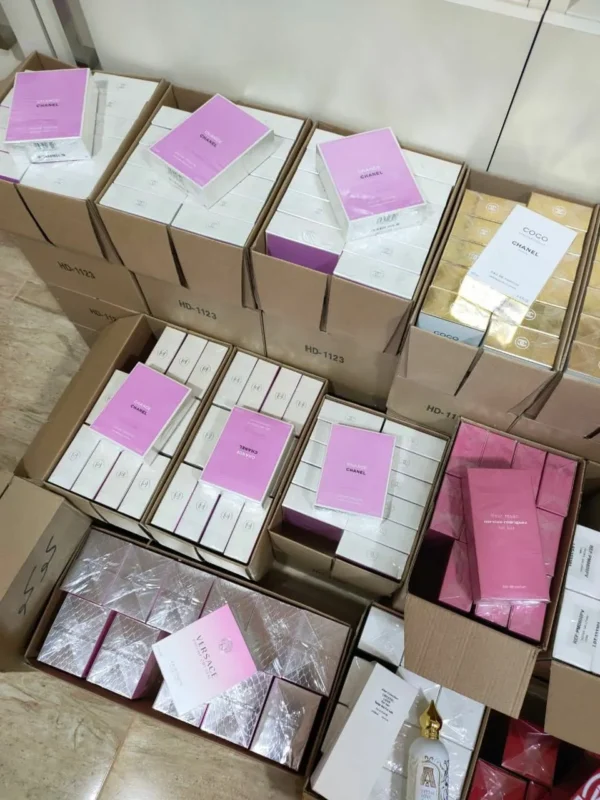 Buy Original Perfumes Pallet - Image 4