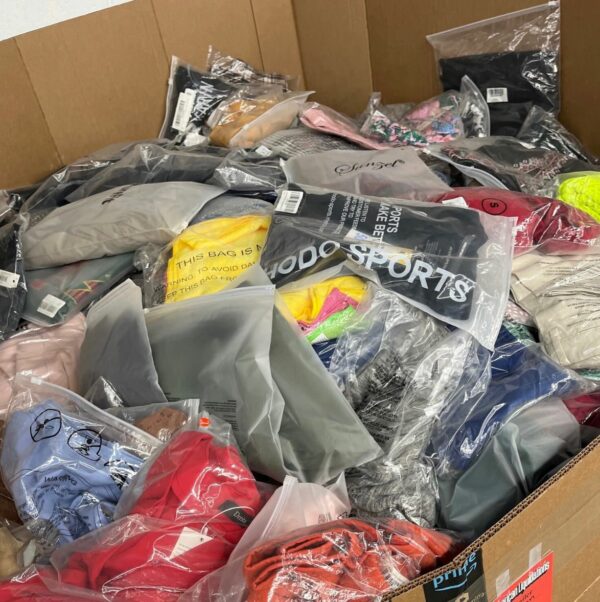 AMAZON ASSORTED CLOTHING - Image 3