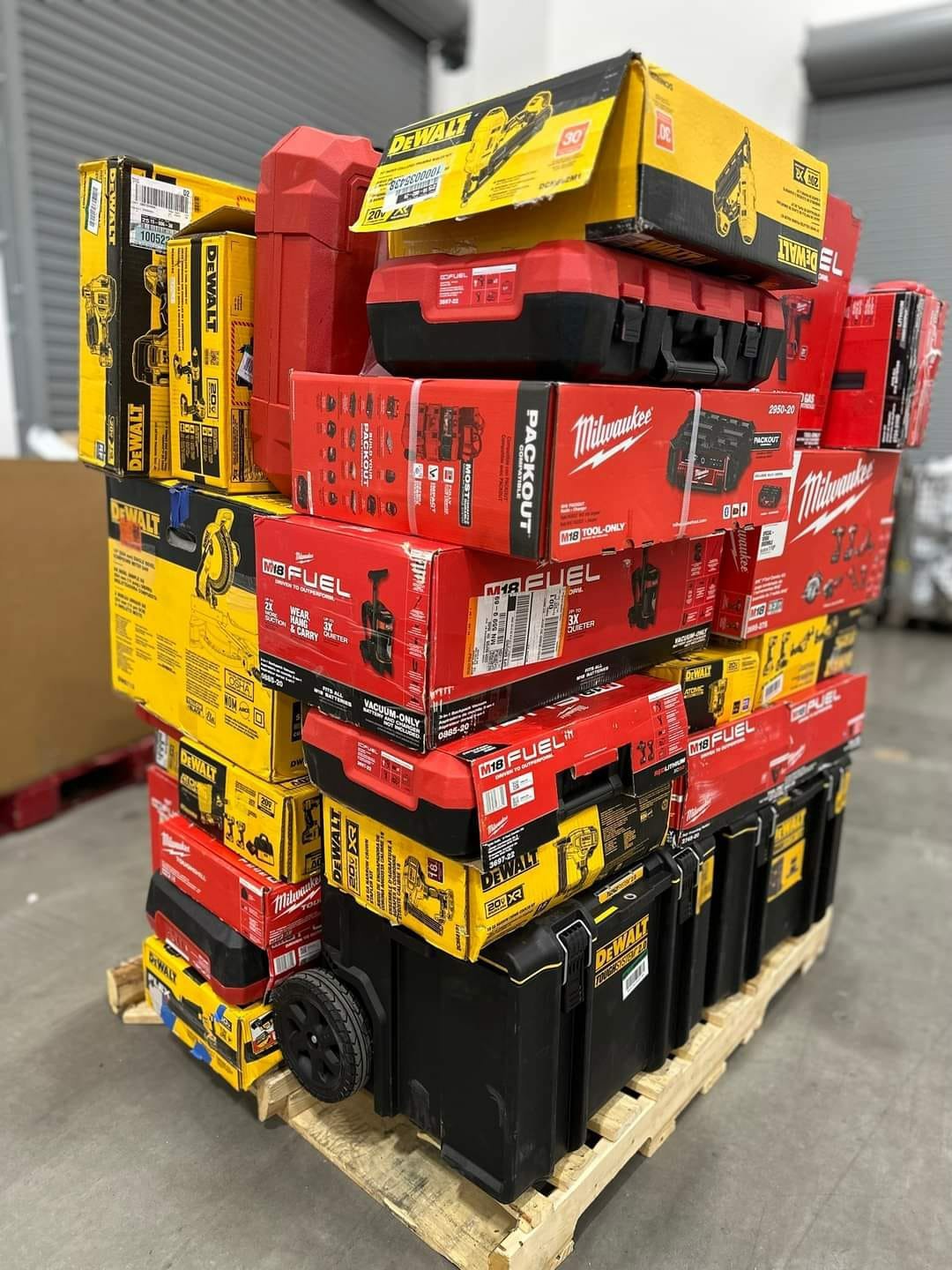 DeWalt & Milwaukee Tools Pallet
