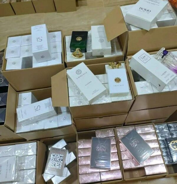 Buy Original Perfumes Pallet - Image 7