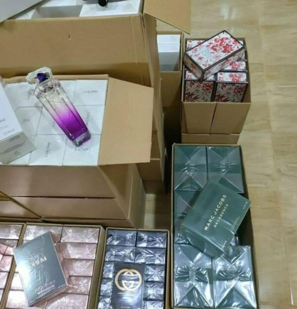 Buy Original Perfumes Pallet - Image 8